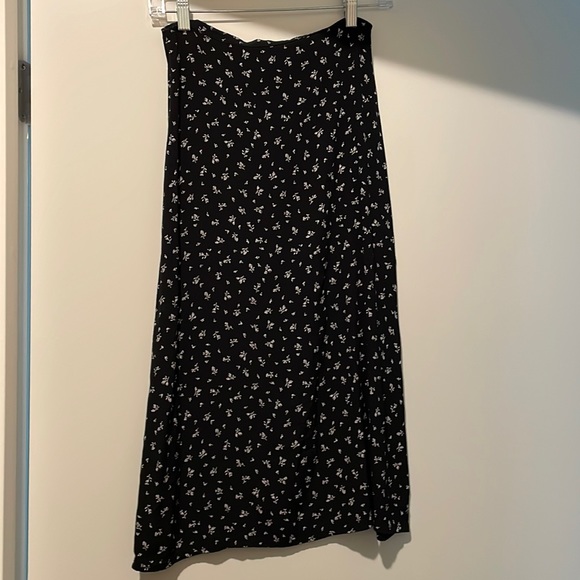 Brandy Melville Dresses & Skirts - Brandy Melville black and white flower skirt